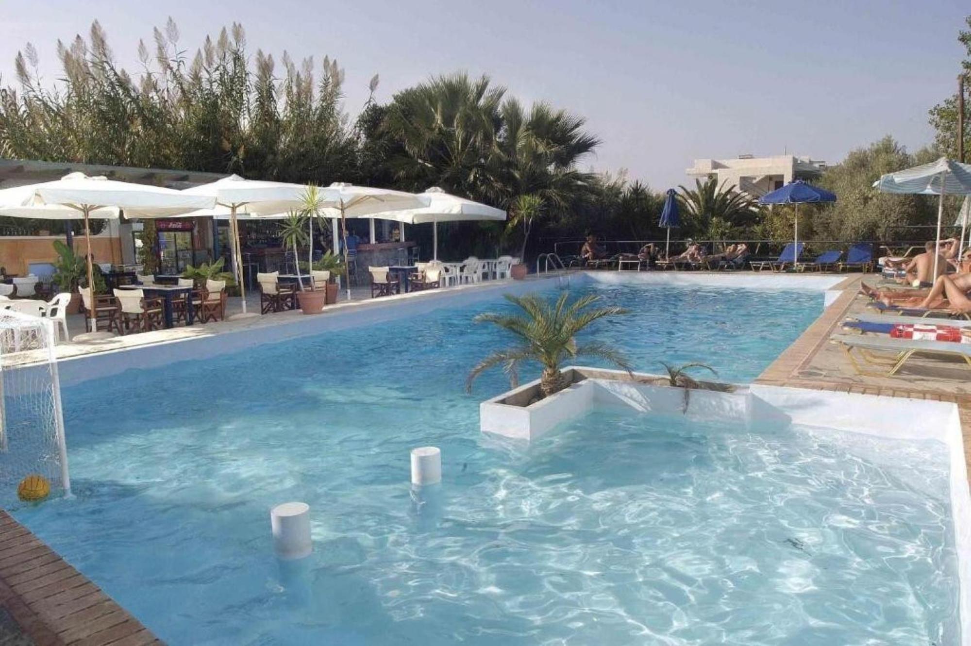 Kostaspant Apartment Gerani  Екстериор снимка