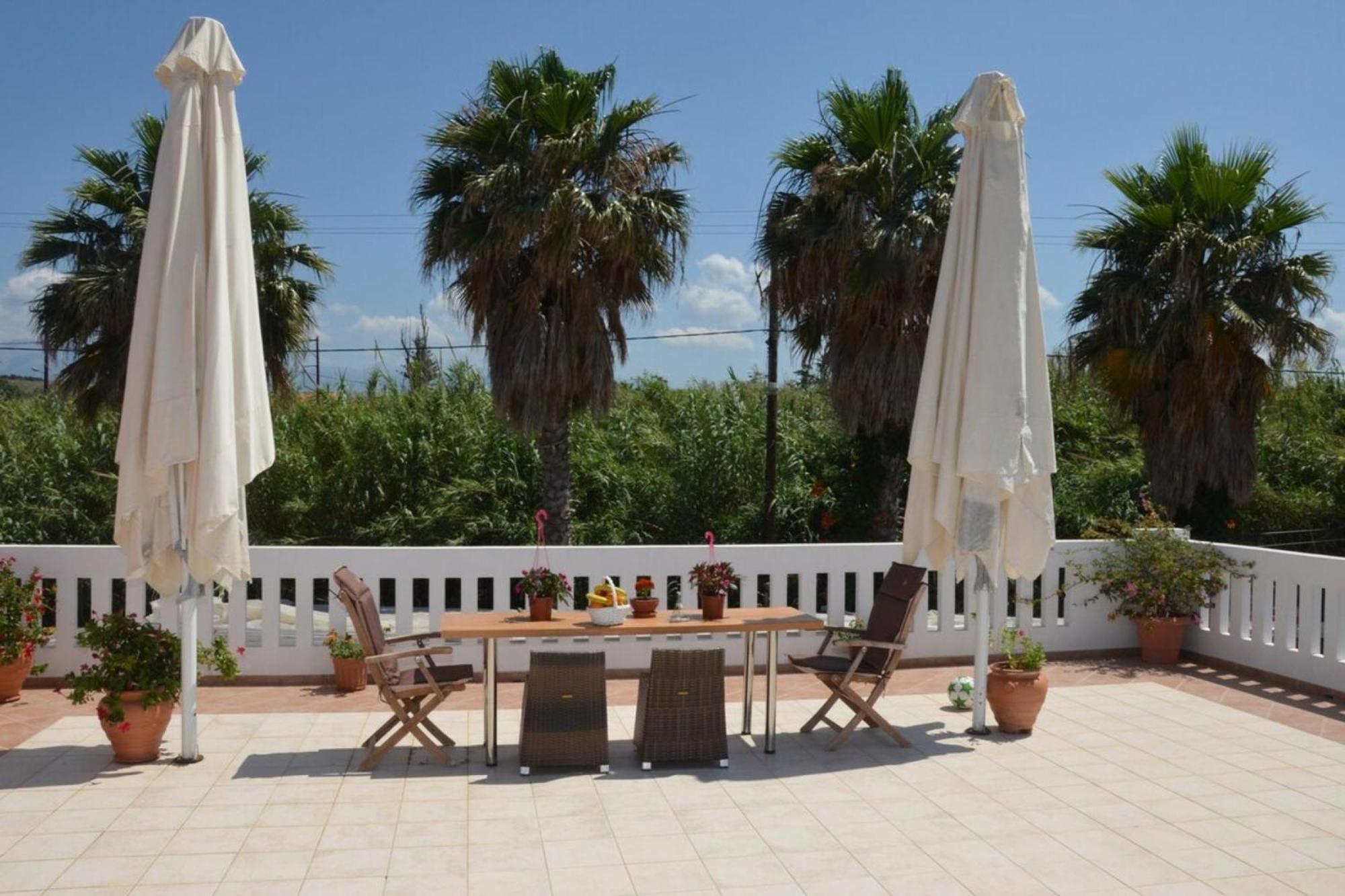 Kostaspant Apartment Gerani  Екстериор снимка
